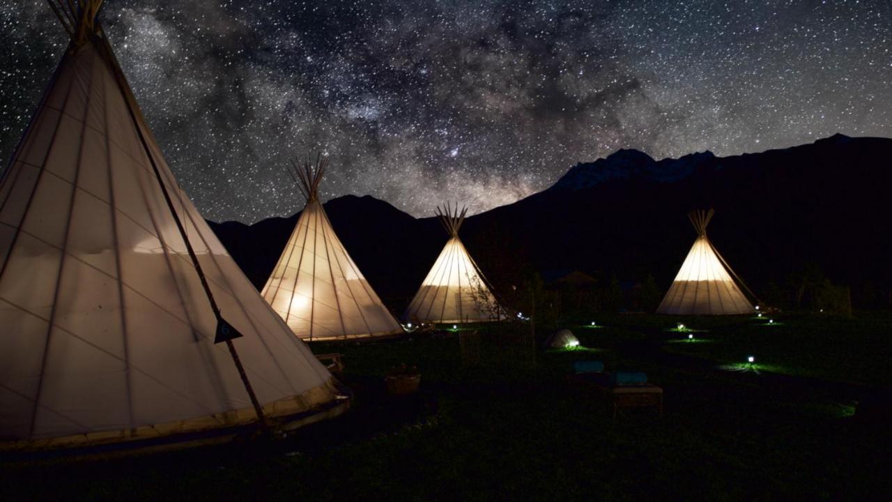 Dreamcatcher Tipi Hotel Gardiner Exterior photo